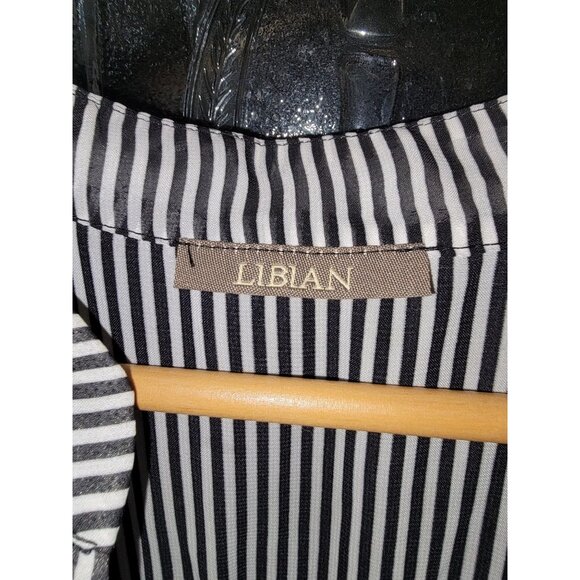 Libian Womens Black & White Striped Sleeveless Button-Front Blouse With Tie Hem - Picture 2 of 3